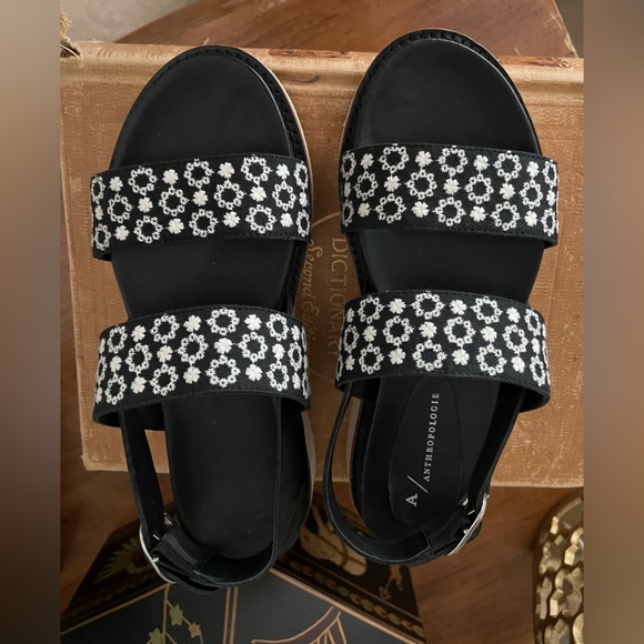 Anthropologie Shoes - Anthropologie Black Floral Platform Sandals Size 8 Buckle Strap